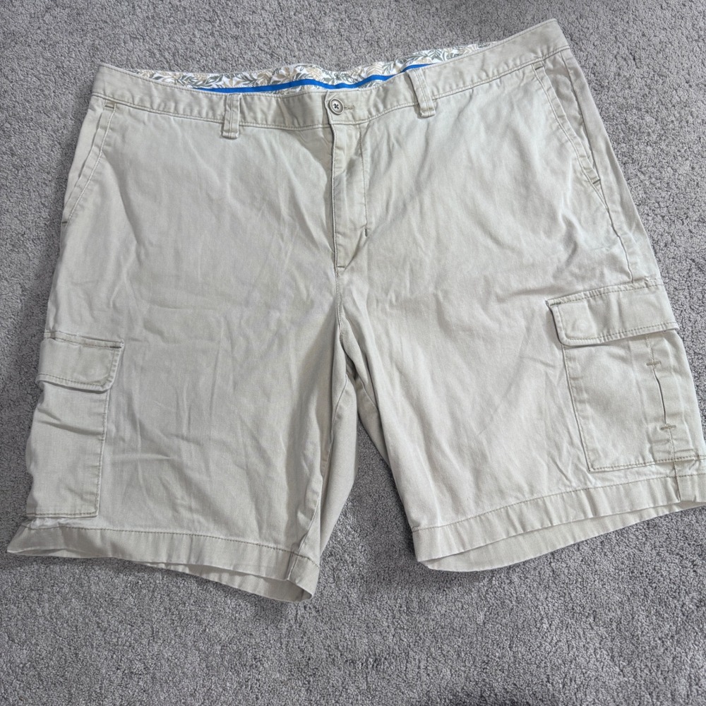 Tommy Bahama Men's 44 Khaki Shorts 9" Inseam Cotton